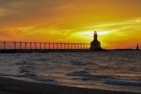 Beautiful Downstairs 1Bed 1Bth Charmer- Pet Friendly Michigan City Kültér fotó