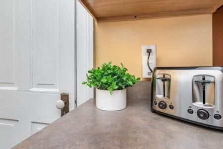 Beautiful Downstairs 1Bed 1Bth Charmer- Pet Friendly Michigan City Kültér fotó